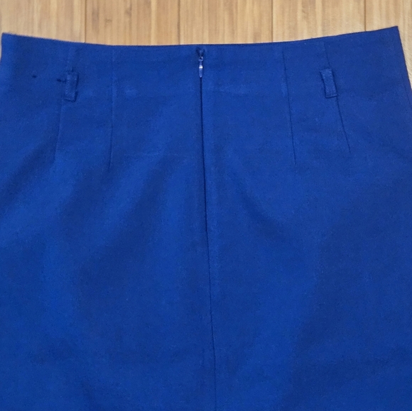 Elegant Blue Pencil Skirt - Picture 6 of 7